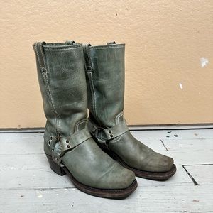 RARE Frye Harness 12R Boots